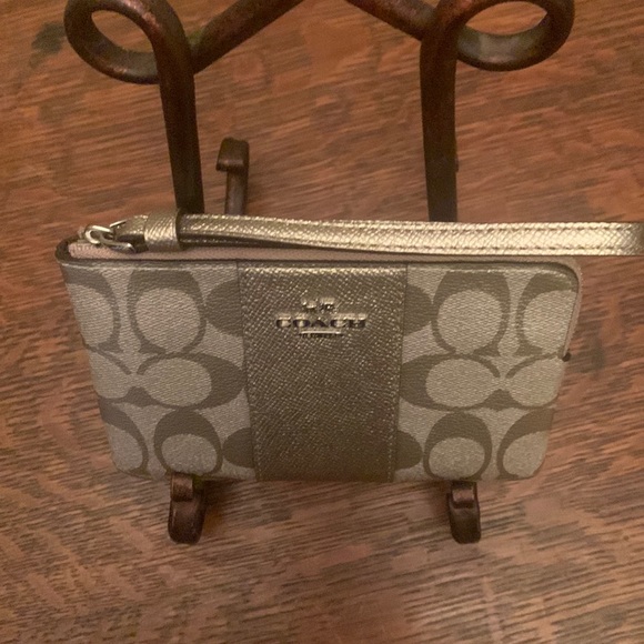 Coach Handbags - Coach Corner Zip Metallic Gold Zip Wristlet F38655